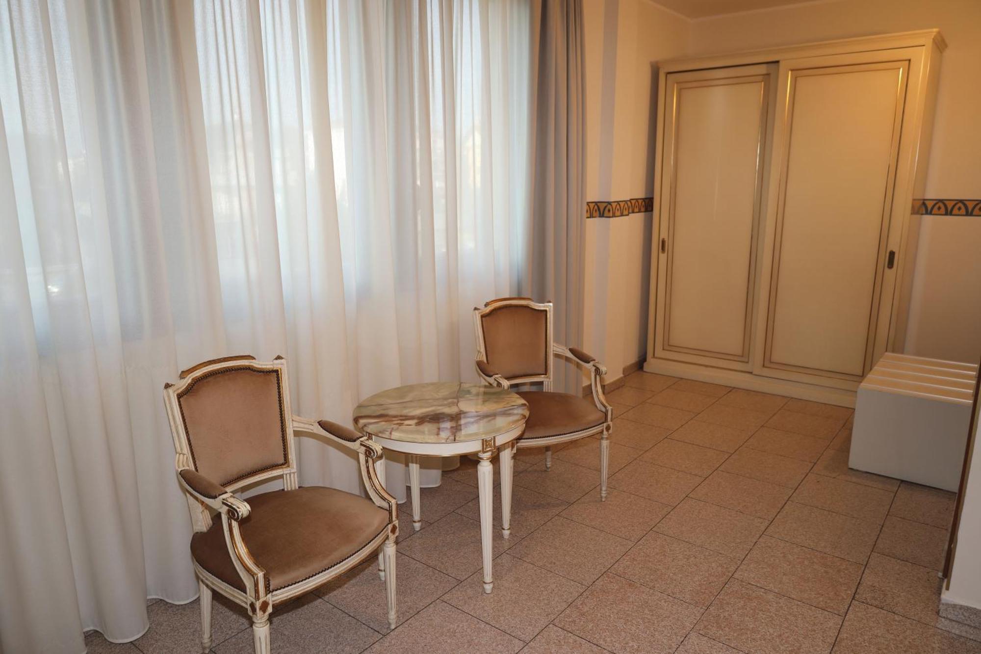 Hotel Ristorante Continental オージオ・ソット エクステリア 写真