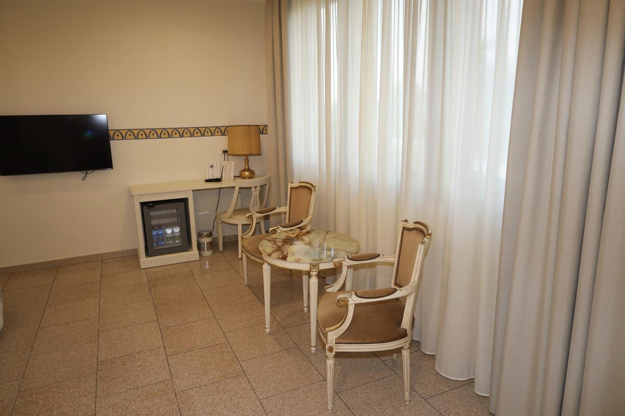 Hotel Ristorante Continental オージオ・ソット エクステリア 写真