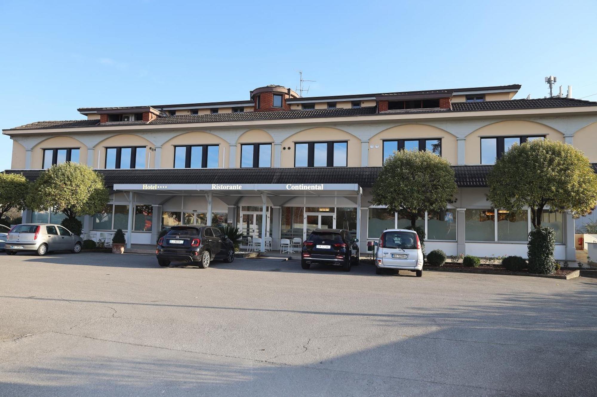 Hotel Ristorante Continental オージオ・ソット エクステリア 写真
