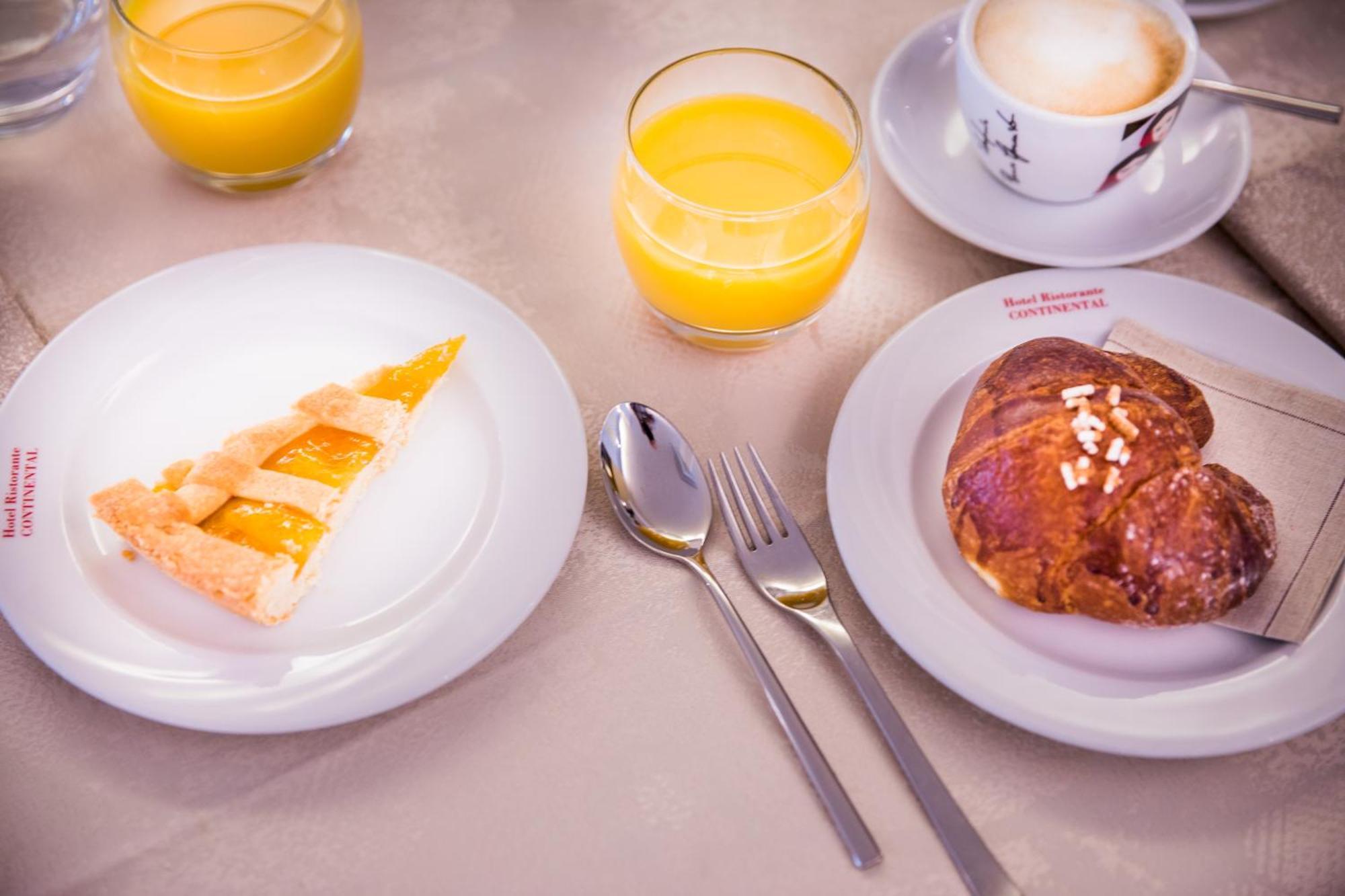 Hotel Ristorante Continental オージオ・ソット エクステリア 写真